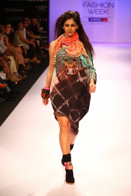 Babita Malkani and Drashta Sarvaiya Added Style and Glamour to their Collections for Lakmé Fashion Week Winter/Festive 2012
