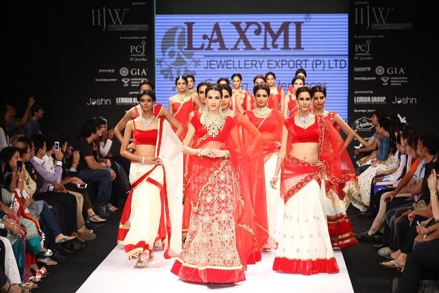 LAXMI JEWELLERY EXPORT PVT LTD SHOWED A CROSS SECTION OF THE MOST BRILLIANT JEWELLERY AT THE INDIA INTERNATIONAL JEWELLERY WEEK 2012