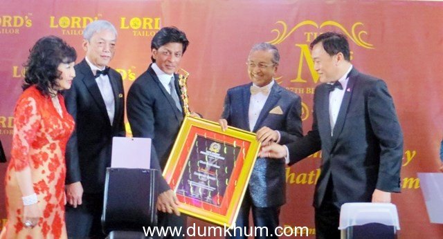 SRK HONOURED WITH THE BRANDLAUREATE LEGENDARY AWARD