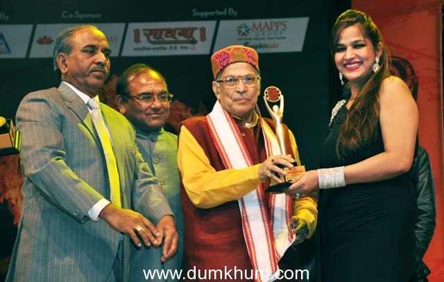 Tanisha Singh got Sur Aradhna award and All India Achievers Award recently