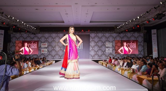 Pooja Showstops as a Princess of Jaipur as well as judges the FDAI Awards in Jaipur!