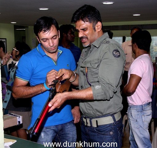 Suniel Shetty getting training from Prithipal Singh Bedi for his film Desi Kattey