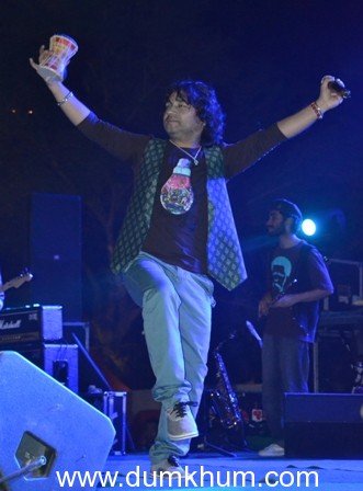 Kailash Kher about to perform in Kailash Nagari – Varanasi!