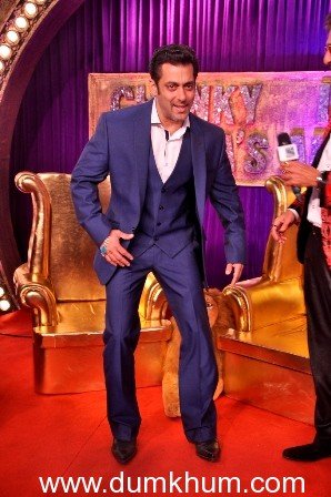 Salman walks the red carpet of Filmfare Awards after 15 Years.