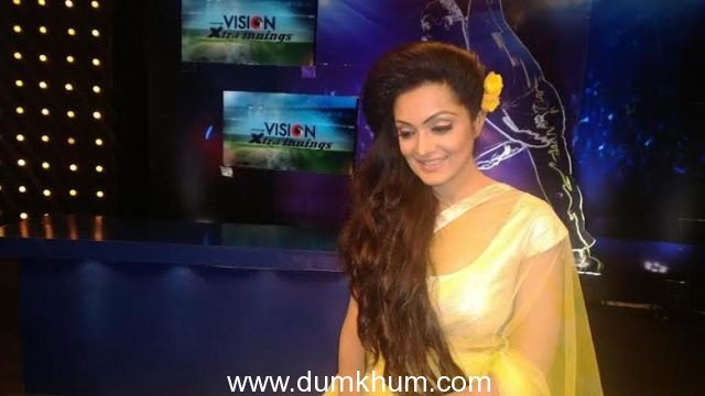 Gorgeous Sheena Chohan in HARSH HARSH yellow net saree