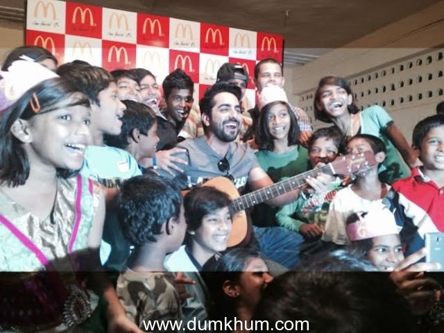 AYUSHMANN KHURRANA SPREADS THE CHEER AT “NO TV DAY”