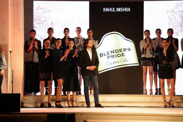 Style Blender Jonty Rhodes at Blenders Pride Fashion Tour 2015 in Mumbai