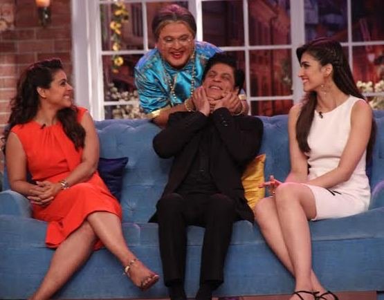 Team Dilwale on the sets of Comedy Nights With Kapil (9