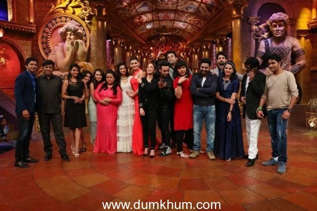 Sanam Re cast with The Comedy Nights Bachao family