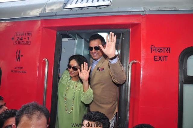 Bollywood Actor Boman Irani and Director Meghna Gulzar receive India's 1st ever family food train - Kurkure Family Express in Mumbai-1