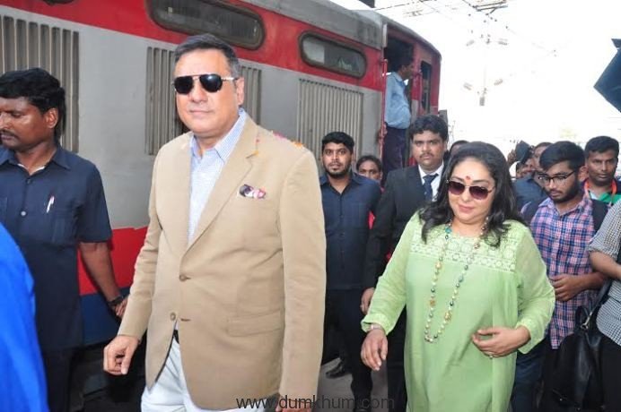 Bollywood Actor Boman Irani and Director Meghna Gulzar receive India’s 1st ever family food train – Kurkure Family Express in Mumbai