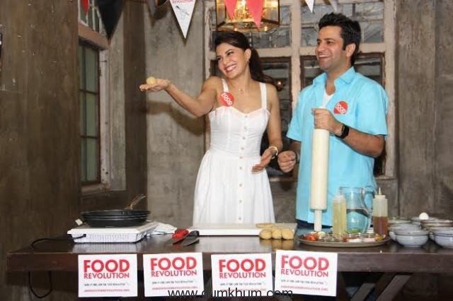 Champions of Food Revolution Day - Jacqueline Fernandez and Chef Kunal Kapur at the cook up session -1