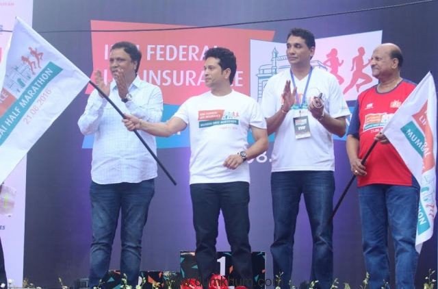 IDBI Federal Life Insurance Mumbai Half Marathon 2016 flagged off by Sachin Tendulkar-