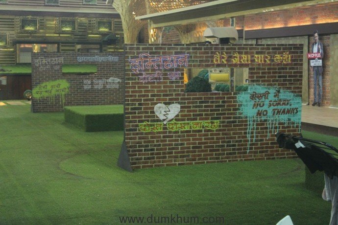 Task set up in the lawn area for the friendship task in Bigg Boss 11