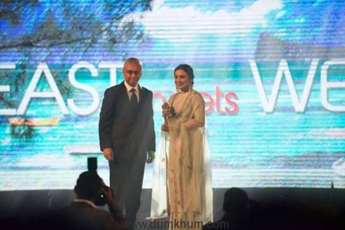 Rani Gets a Special Mauritian Salute- Wins Outstanding Contribution to Cinema Award As Part of 50th Year of Independence Commemoration