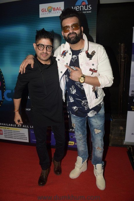 23. Harry Anand with Navraj Hans during music release of album BABY TERA FRAUD ROMANCE