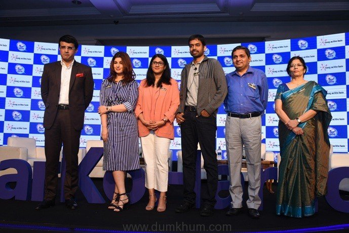 L-R - Sourav Ganguly, Twinkle Khanna, Ms. Priya Nair, Executive Director, Home Care at HUL, P. Gopichand, Dr. Harish Shetty, and Preeti Kumar, Headmistress Poddar School at the Surf excel launch even