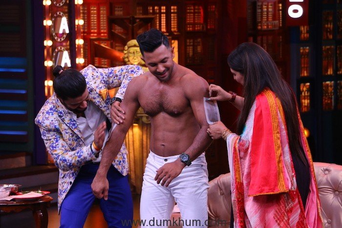 Balraj and Geeta wax Terence Lewis's chest on the set of Entertainment ki Raat@9 limited edition 1
