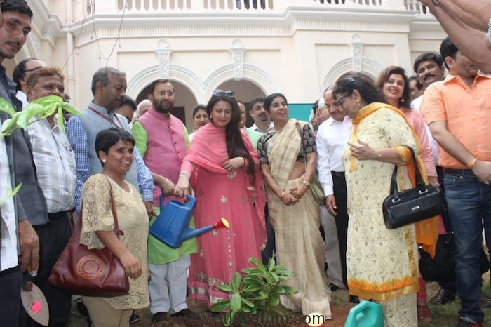 Shri Prakash Javadekar planting saplings with Film Personalities-