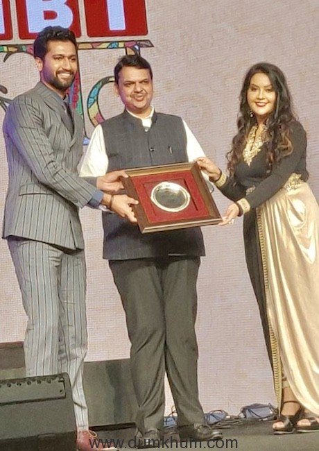Vicky Kaushal wins the Finest Actor award at the NBT Utsav 2019.