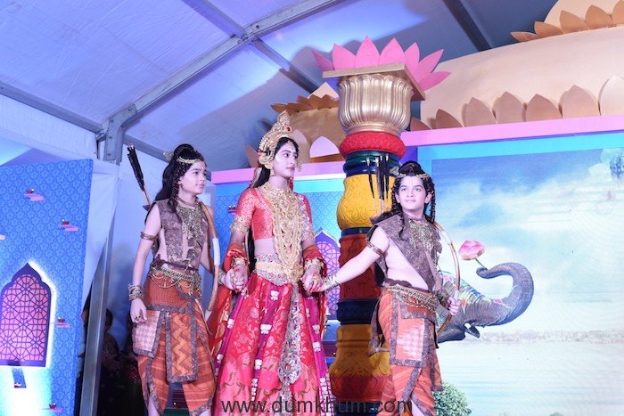 Harshit Kabra as Luv, Shivya Pathania as Sita and Krish Chahuan as Kush