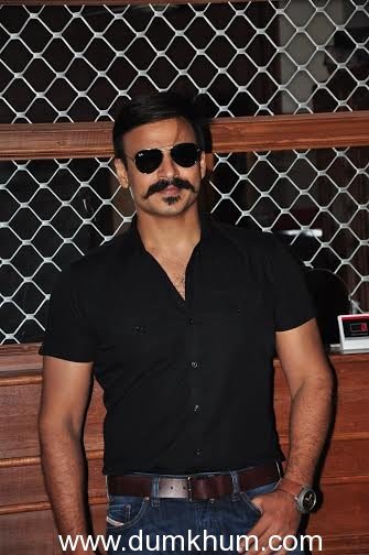 Vivek Oberoi to produce biopic under his home banner .