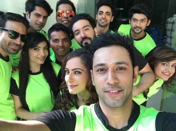 ​​Ken Gosh directs Team Mumbai Tigers Anthem in Selfie mode