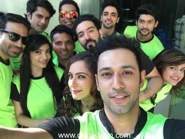 ​​Ken Gosh directs Team Mumbai Tigers Anthem in Selfie mode