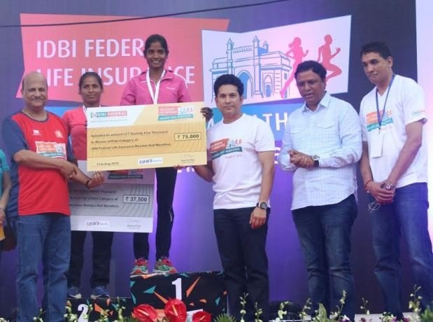 Over 15,000 enthusiastic runners participated in the inaugural  IDBI Federal Life Insurance Mumbai Half Marathon 2016 flagged off by Sachin Tendulkar