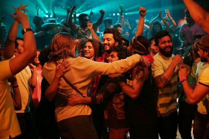 Riteish Deshmukh and his Banjo team’s impromptu act surprises director Ravi Jadhav!