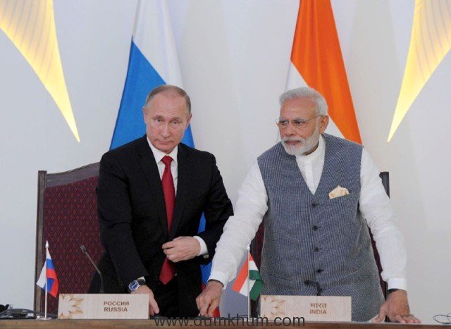 The Prime Minister, Shri Narendra Modi and the President of Russian Federation, Mr. Vladimir Putin witnessing laying of Foundation Concrete of the Kudankulam Nuclear Power Plant Units-3 & 4, in Goa on October 15, 2016.