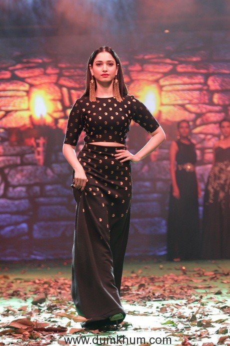 Actress Tamannaah Bhatia at the Bollywoo.ooo's Baahubali 2 inspired fashion show (11) - Copy