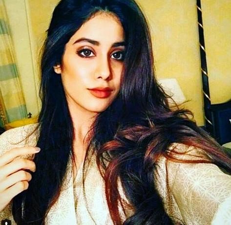 Industry rooting for Bollywood’s newest finds Jhanvi Kapoor, Nidhhi Agerwal and Sara Ali Khan !