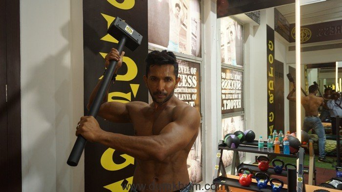 Terence Lewis working out that Jungle Themed Golds Gym at Bandra