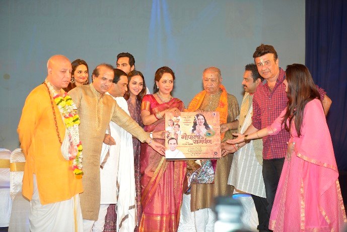 Hema Malini ushers in the true spirit of JANMASHTAMI with bhajan album launch at ISKCON!