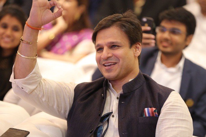 The Wave Group lauds Vivek Anand Oberoi’s charitable work!