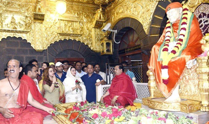 Kapil Sharma visited Shirdi Sai Baba Temple along with Ginni and Director Rajiev Dhingra