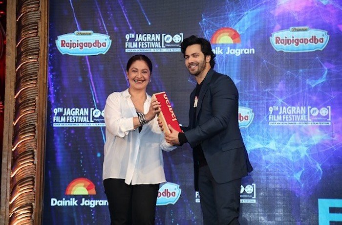 9th Jagran Film Festival fames Varun Dhawan as the ‘Best Actor’ at the Awards Night