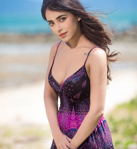 ANGELA KRISLINZKI IS ALL SET TO FEATURE IN A SONG WITH SINGER ANKIT TIWARI  upcoming single“Naina”.