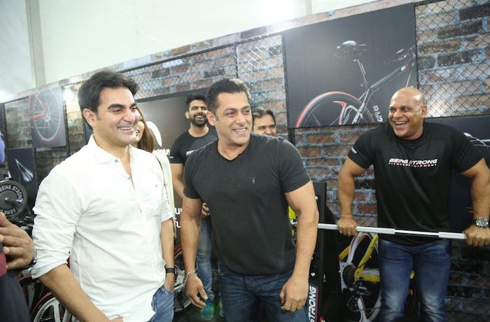 Salman Khan , Arbaaz Khan and Lulia Vantur Spotted at the Fitness Challenge held by BeingHuman E-cycles