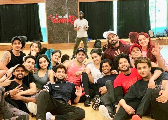 Bhushan Kumar, Varun Dhawan, Remo D’souza and team are all smiles as they wrap Street Dancers