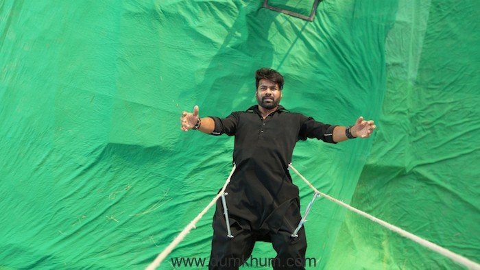 Shabir Ahluwalia pulls off a stunt for his own death sequence in Kumkum Bhagya