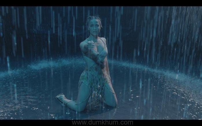 Elli AvrRam stuns with a magical performance in her latest music video Fidaai; leaves Bollywood asking for more!