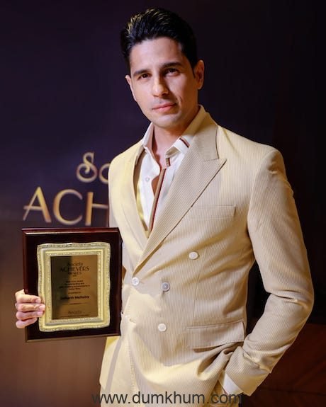“Acting is my passion!” expresses Sidharth Malhotra on back-to-back awards!